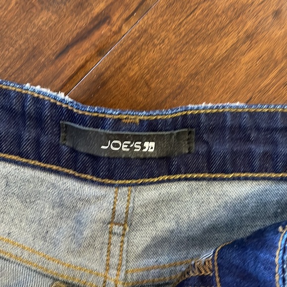 NWOT Joes shorts. Never worn. Size 28 - Picture 2 of 4